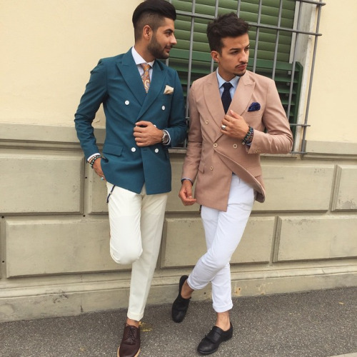 How-to-wear-colored-suit